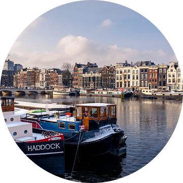 "Haddock Amsterdam" Woonboten aan de Amstel Amsterdam van Ipo Reinhold