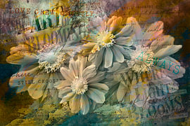 Where Light Blooms – Blumen in Gold, Türkis und Vintage-Textur