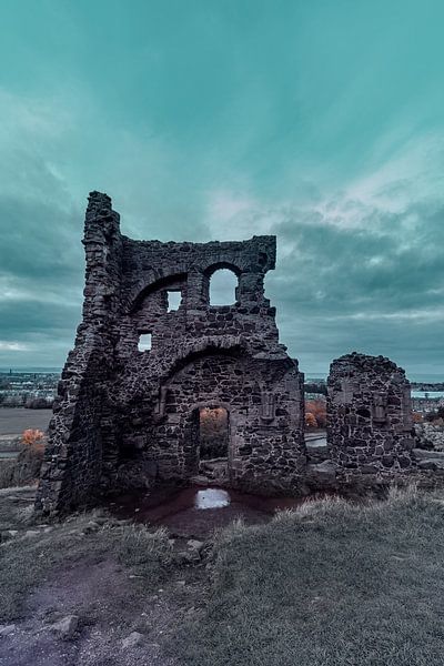 Edinburgh by Hello Pompoyo