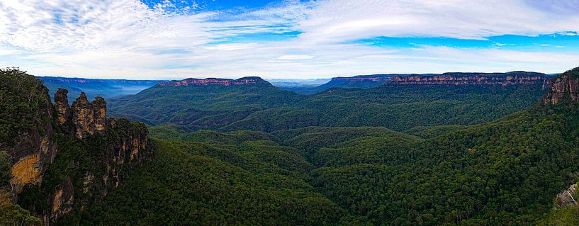 blue mountains panorama by Stefan Havadi-Nagy