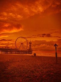 Scheveningen bei Sonnenuntergang - Feuerroter Himmel von Studio Juna