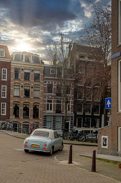 Oldtimer on the canal by Peter Bartelings