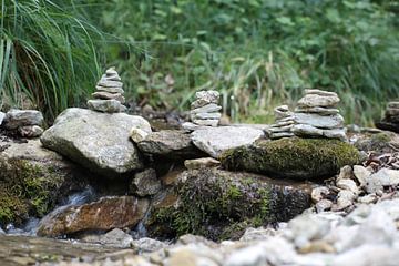Gestapelde stenen von Foto Hal