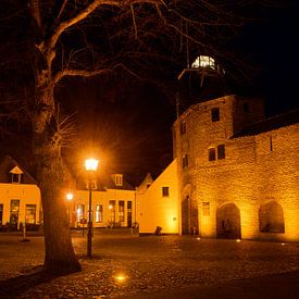 Piece of Vischmarkt with Harderwijk's Vischpoort by Gerard de Zwaan