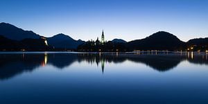 Église sur l'île du lac de Bled, Slovénie sur Denis Feiner