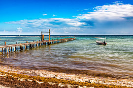 Bootssteg an der Costa Maya