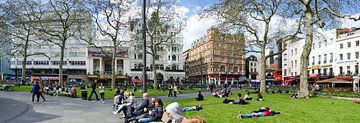 Leicester Square in Londen van Leopold Brix