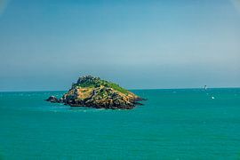 Scenic hike to the Pointe du Grouin in beautiful Brittany - Cancale - France by Oliver Hlavaty