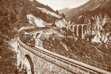 Pulibahn des Chemins de fer rhétiques peu après son ouverture en 1904 sur Kees van den Burg