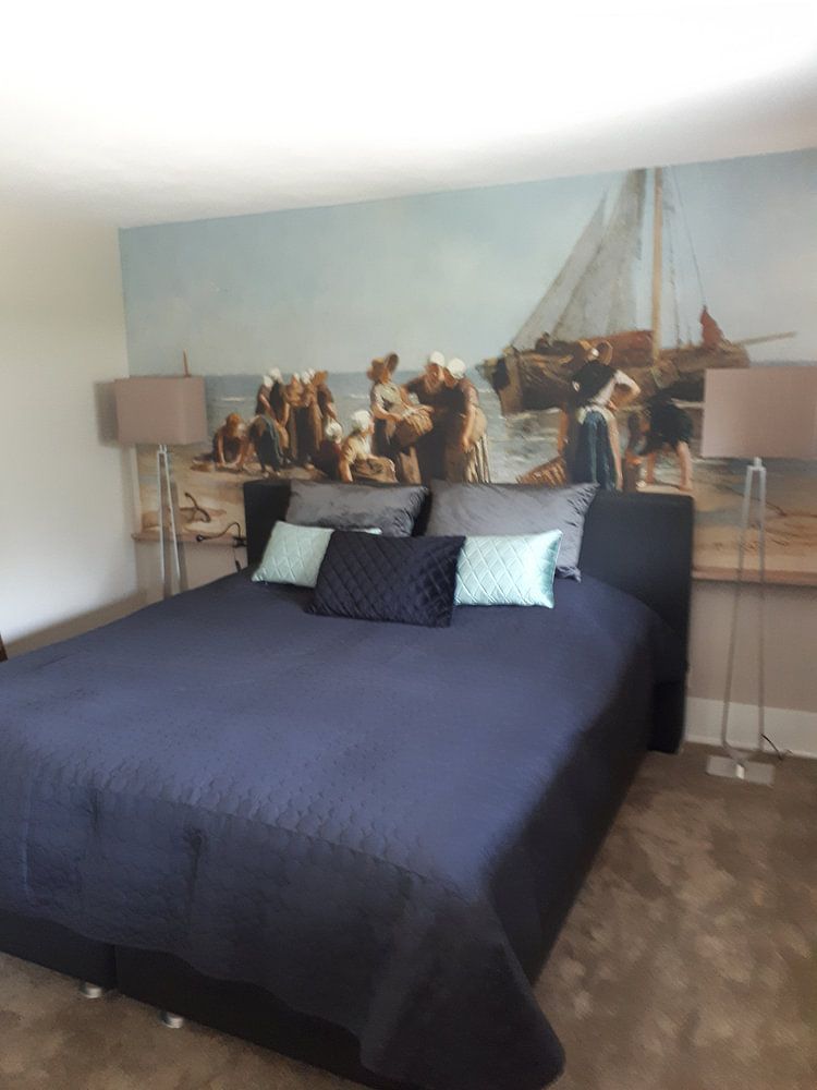 Fishermen's wives on the beach, Bernardus Johannes Blommers 