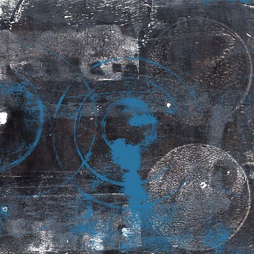 Abstracte geometrische kunst in blauw, wit en zwart.