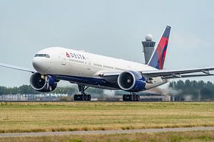 Start der Delta Airlines Boeing 777-200.