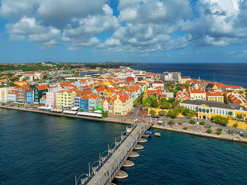 Handelskade en Pontjesbrug Curacao - drone opname van Keesnan Dogger Fotografie