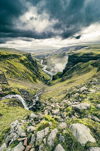 IJslandse canyon bij de Haifoss waterval