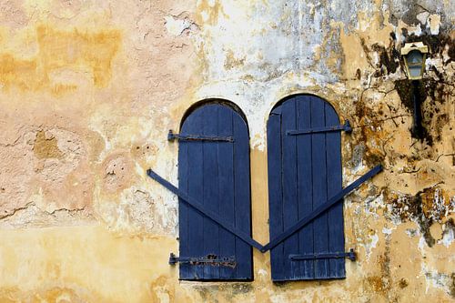 Volets de fenêtre coloniaux