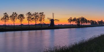 Panorama en zonsopkomst bij de Zwakkenburgermolen van Henk Meijer Photography