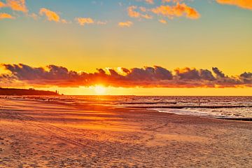 Sonnenuntergang am Strand von Gunter Kirsch