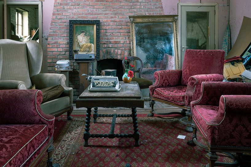 Living room of an abandoned farmhouse by Tim Vlielander