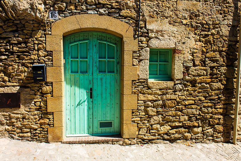 Mittelalterliches Haus in einem spanischen Dorf von Jeroen Berendse