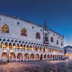 Piazza di san Marco in Venedig bei Sonnenaufgang von Voss Fine Art Fotografie