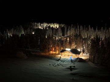 Lapland by night: Een winterse overnachting! van Lennart van Wallenburg