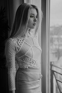 Model Natalia Portret 4 - Zwart Wit. van Photo Shoots