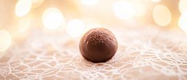 Boule de chocolat sur fond festif sur Poster Art Shop