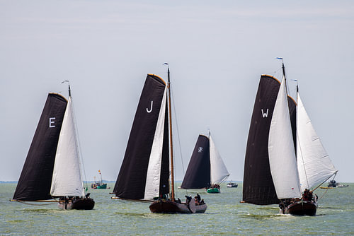 Skutsje-Segeln auf den friesischen Seen.