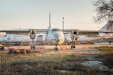 Verlaten vliegtuigen in het Oostblok van Gentleman of Decay