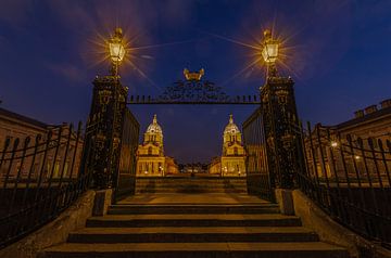 Greenwich, London in the blue hour by Maarten Hoek