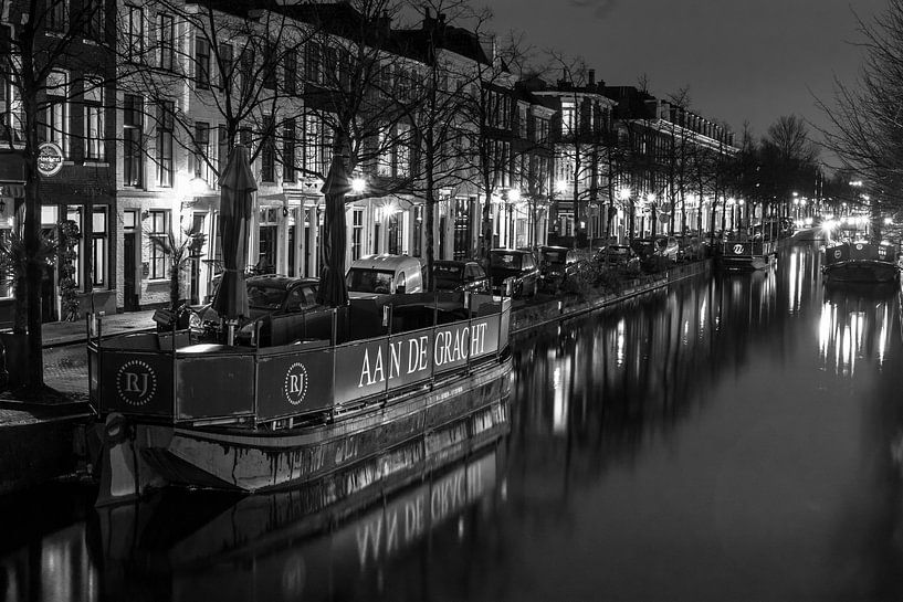 The Hague by night in Black and White by Meliza  Lopez