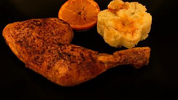 Oranje kippenpoten met aardappel-selderijpuree