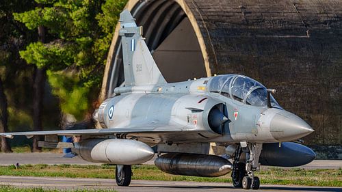 Griekse Mirage 2000 onderweg naar startbaan.