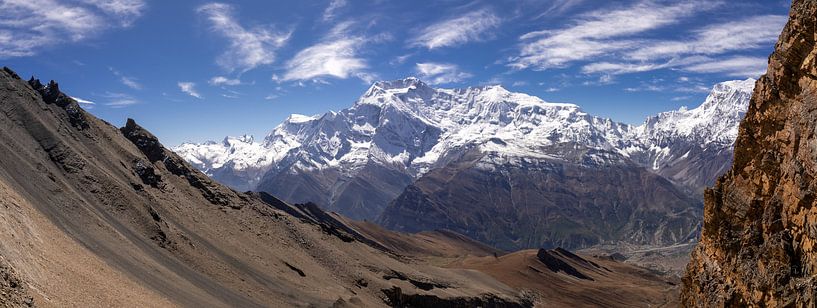 Panorama Kang La pass in Nepal by Tessa Louwerens