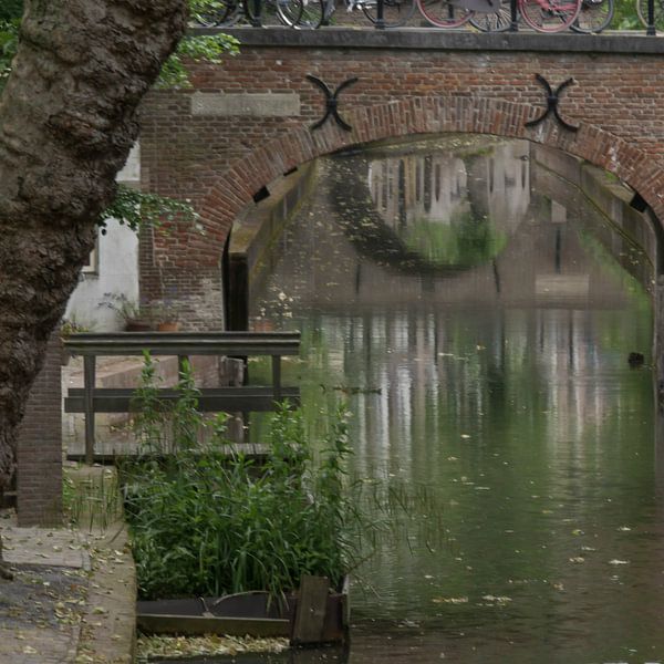 Utrecht - Bridge over the canal by Wout van den Berg