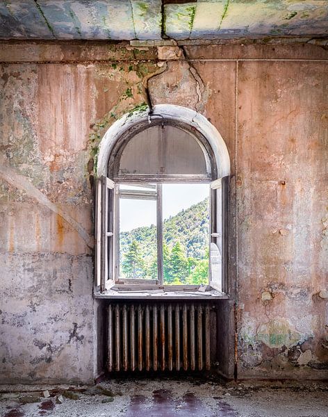 Fenster im Zerfall. von Roman Robroek – Fotos verlassener Gebäude
