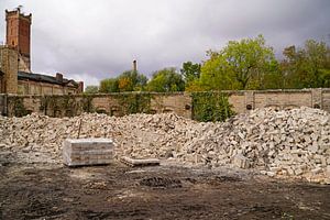 Abriss des Speicher gebäudes des Komplexes Böllberger Mühle in Halle