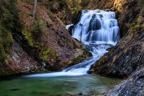Sanfte Kraft des Wasserfalls von Robert Hoiss