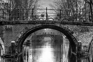 Brücke über die Herengracht in Amsterdam