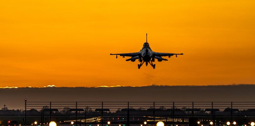 F-16 Fighting Falcon of the Royal Netherlands Air Force during its landing just after sunset at Volk by Jaap van den Berg