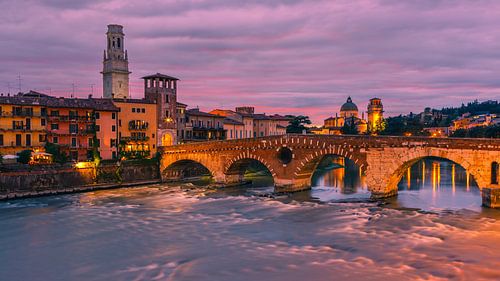 Ponte Pietra Brug, Verona, Italië