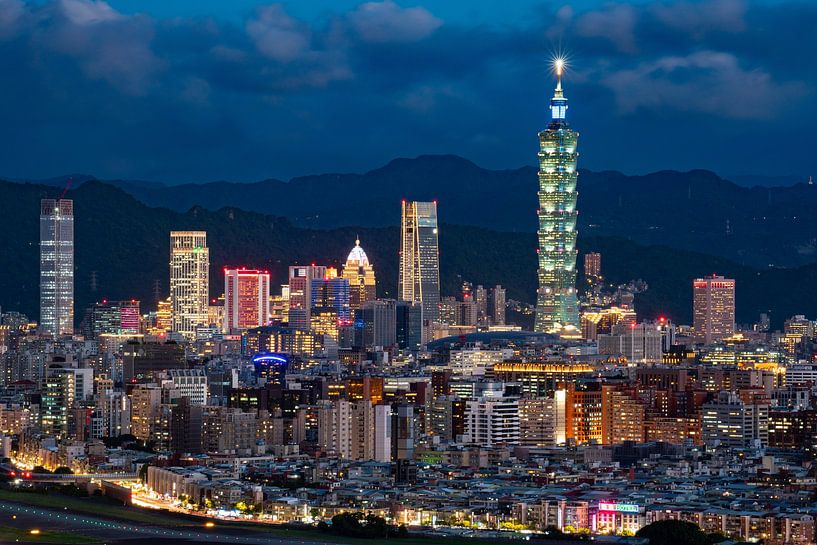 Taipei by Hello Pompoyo