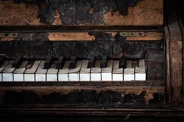 Mein altes, abgenutztes Klavier von Clazien Boot