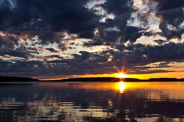 Soleil sur le lac Lentua sur Anja B. Schäfer