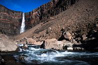 De Hengifoss waterval (IJsland) van Martijn Smeets thumbnail