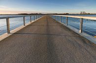 Lange pier of loopbrug in de Hollandse polder van Fotografiecor .nl thumbnail