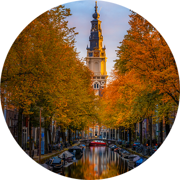 Prachtige herfstkleuren tijdens een mooie ochtend in Amsterdam van Bas Banga