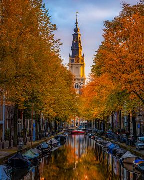 Prachtige herfstkleuren tijdens een mooie ochtend in Amsterdam