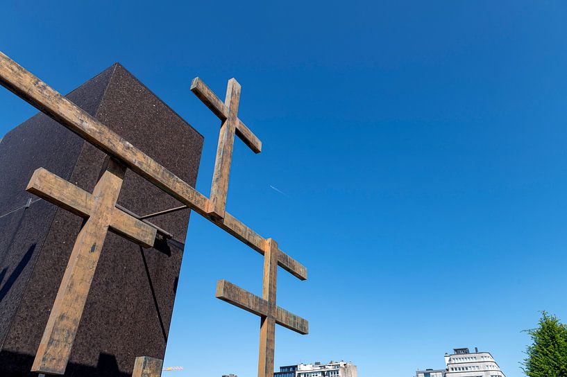 War memorial Liege by Richard Wareham