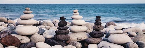 Tours de pierre à la mer